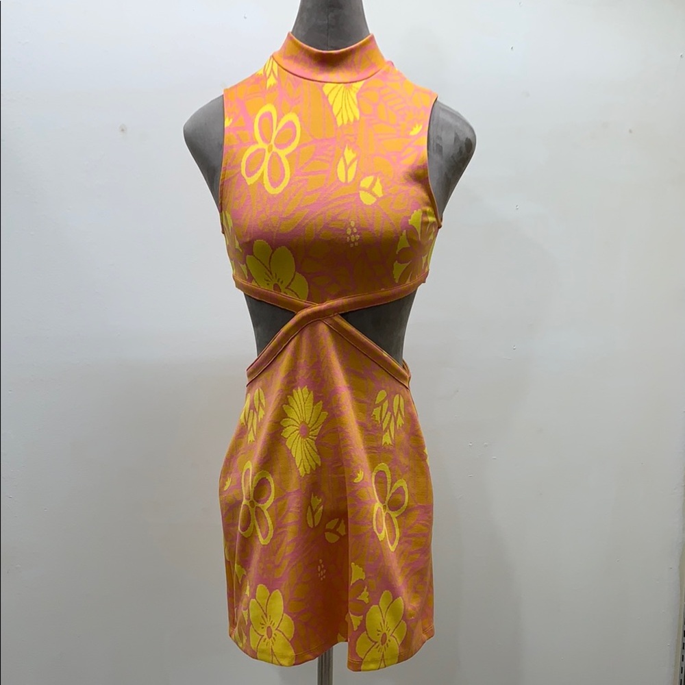 Zara Orange Cut Out dress dress. Size small.